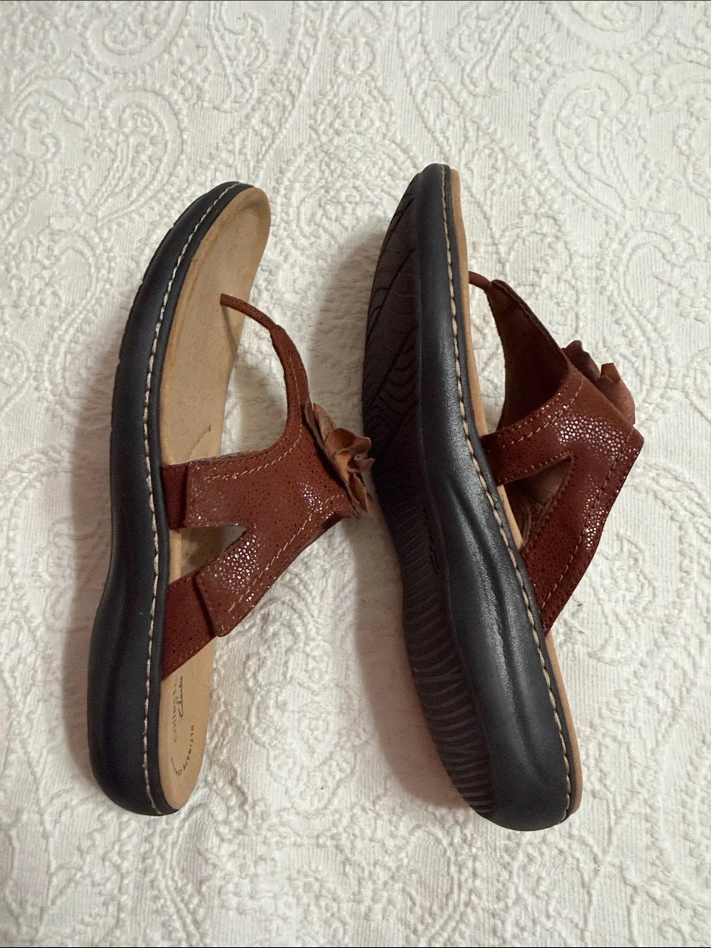 Clarks Brown Floral Leather Thong Sandals Size 11M Velcro Close
